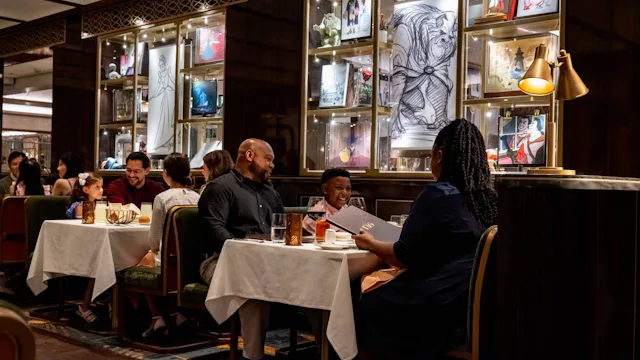 Disney Cruise Line - Guests dining at 1923, Disney Wish