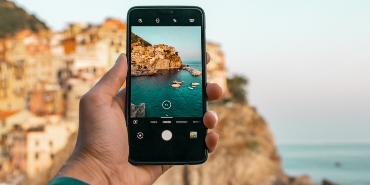 Camera phone in Italy