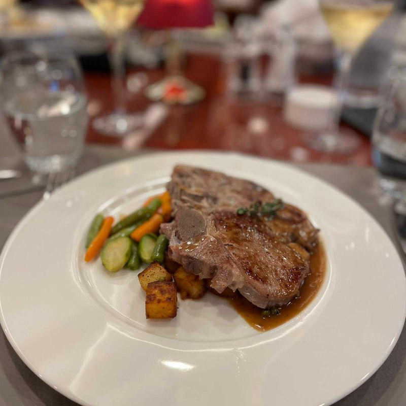 Main course onboard Tradewind Voyages Golden Horizon