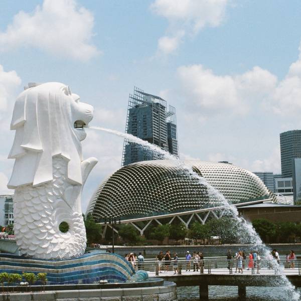 Singapore cultural Water fountain statue