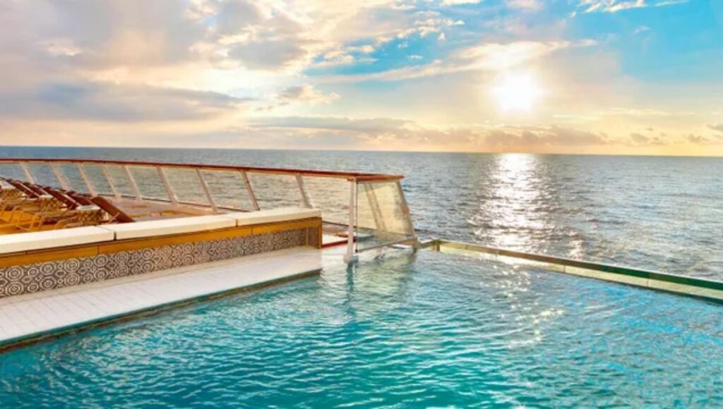 Aft pool on board Viking Mira