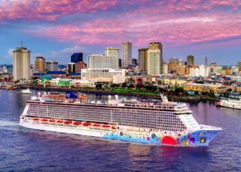 Norwegian Breakaway sailing from New Orleans