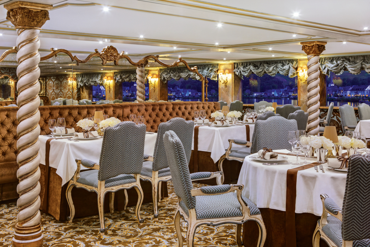 Enjoy a delicious meal at the elegant Baroque Restaurant