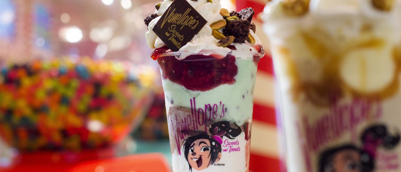 Enjoy the flavors in the store with only desserts!