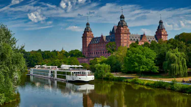Viking Lif, Danube River