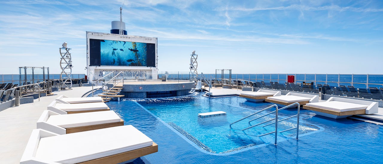 The main pool - Long Island Pool has two different depths