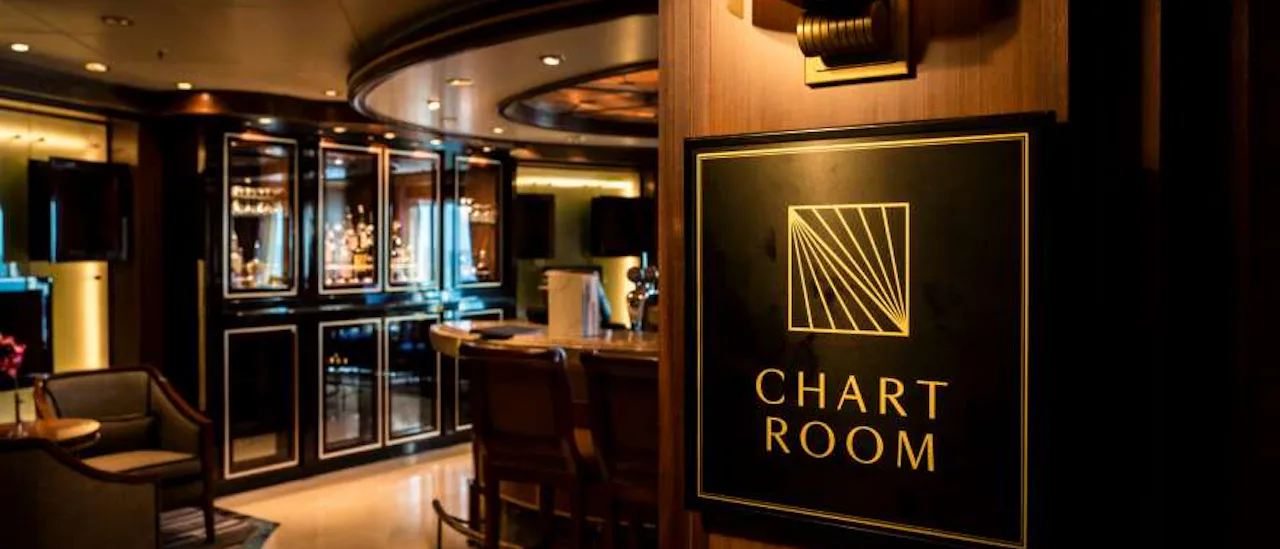 Enjoy the atmosphere in the elegant Champagne Lounge