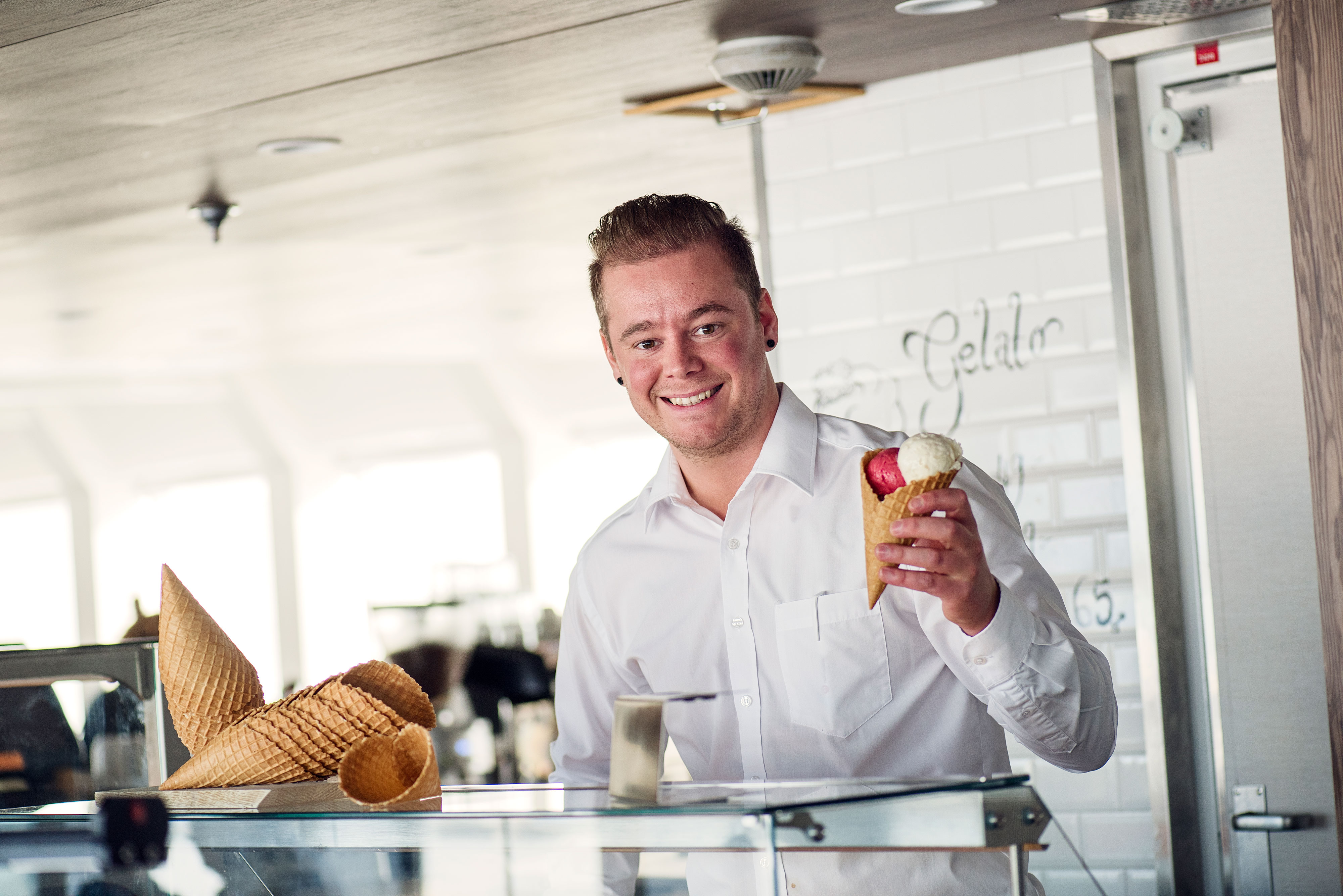Cool down in the Multe ice cream bar