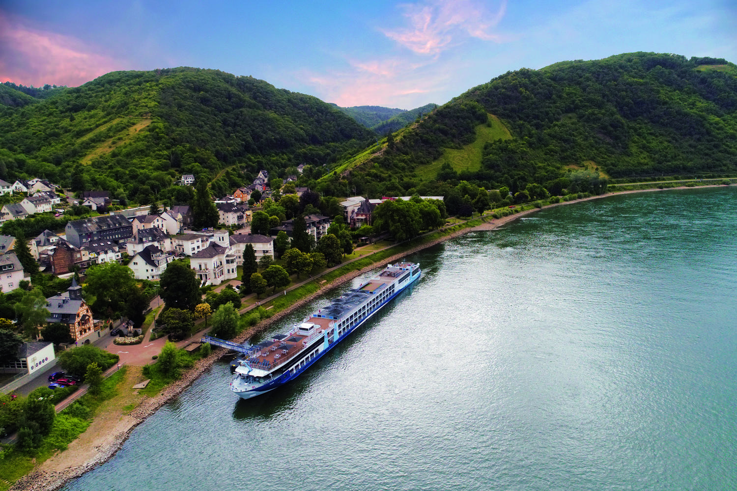 TUI Maya, Danube River