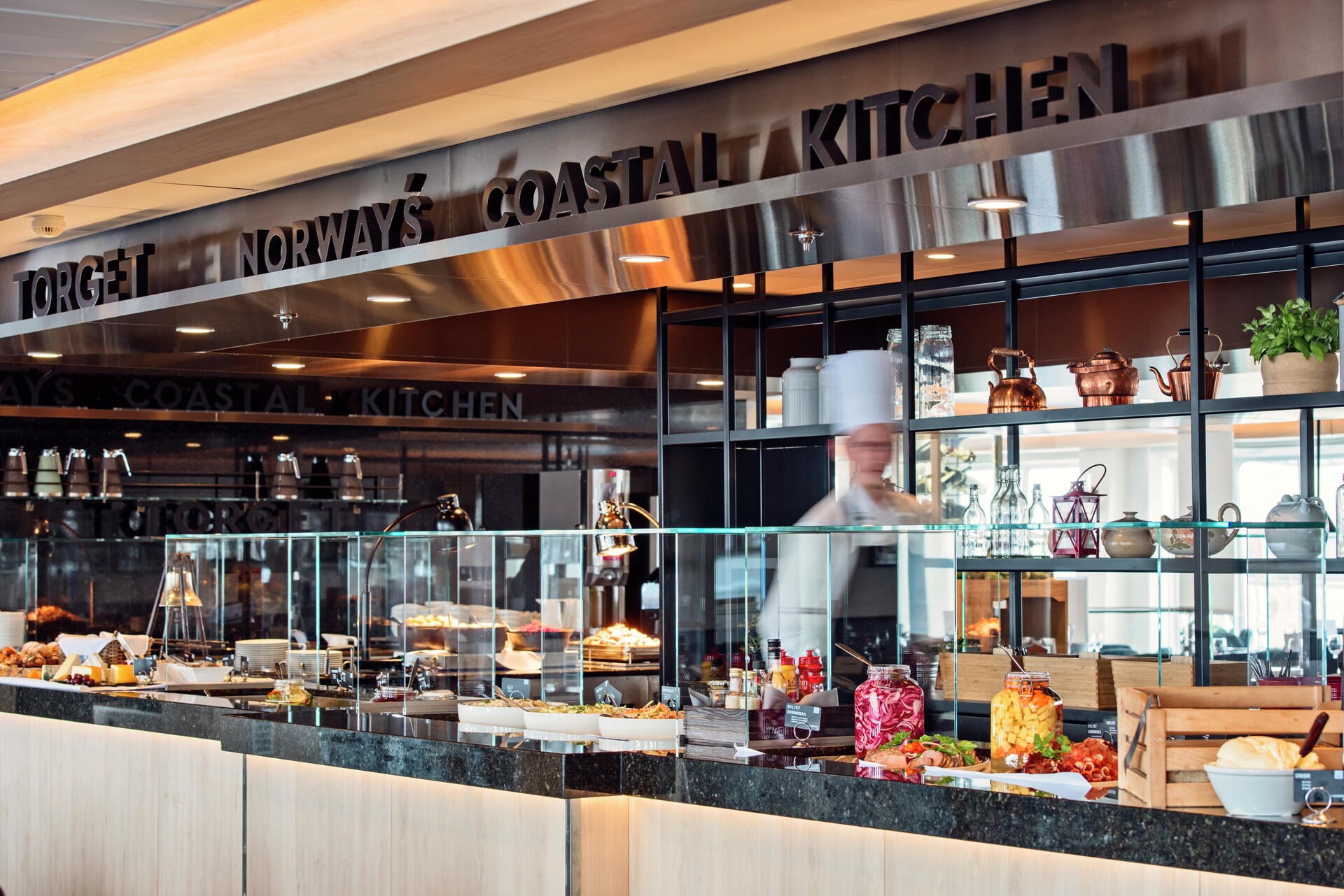 The main restaurant Torget offers a selection for all three daily meals