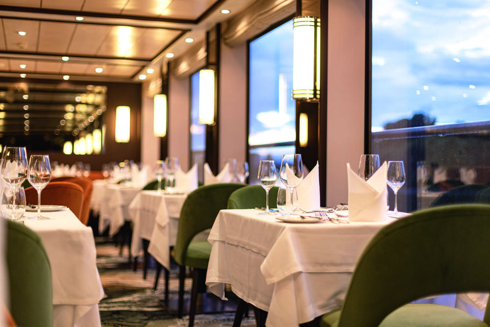 Verdastro - the main restaurant with waiter service