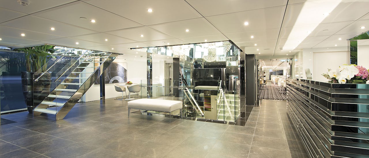 The Reception - a perfect place to meet with friends before excursions or to ask any information you may need to the staff