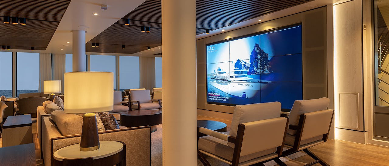 Explorer lounge