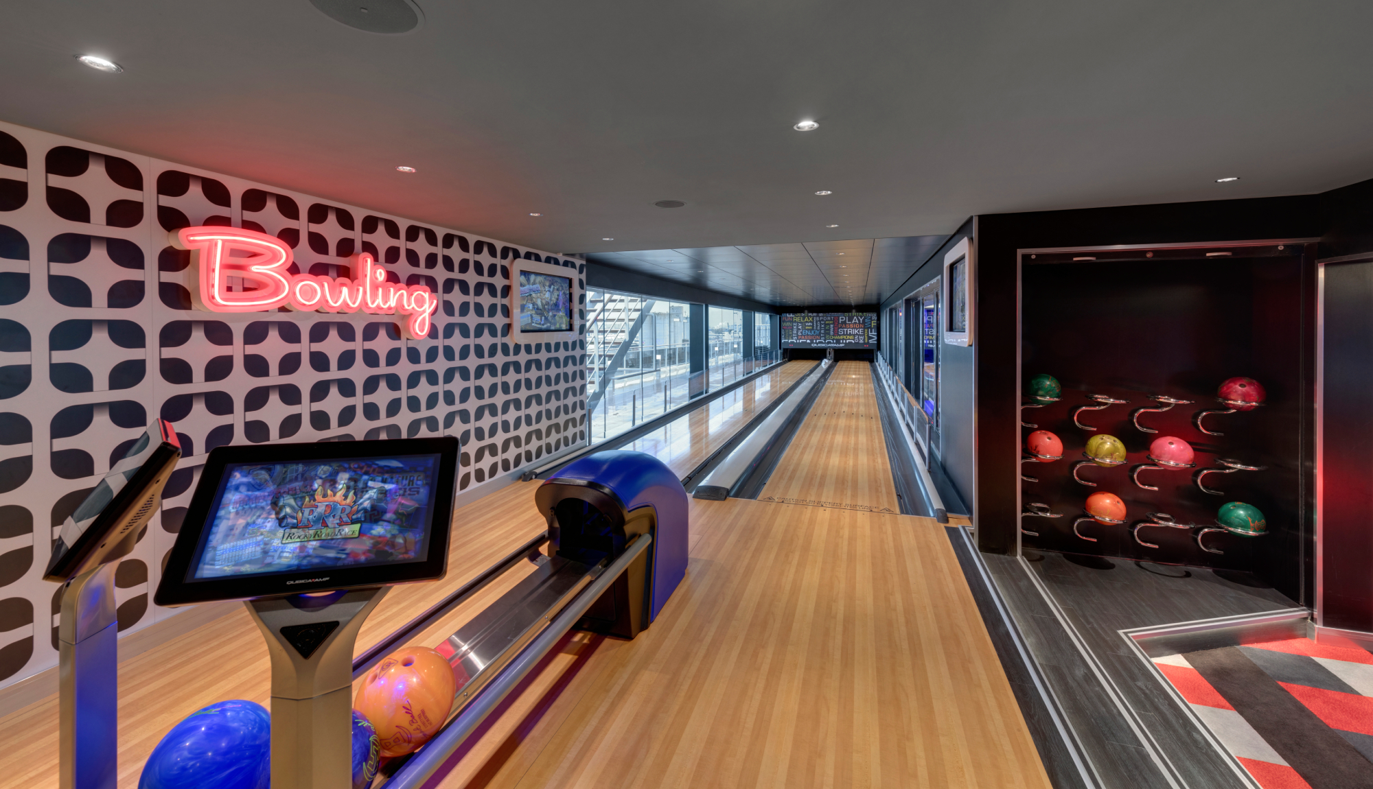 MSC Grandiosa - Public areas Amusement area Bowling