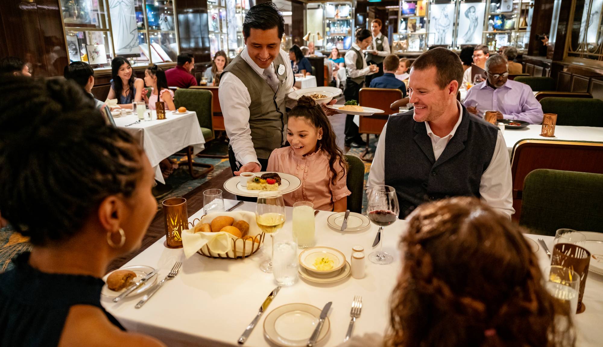 Disney Cruise Line - Disney Wish - 1923 Restaurant Service