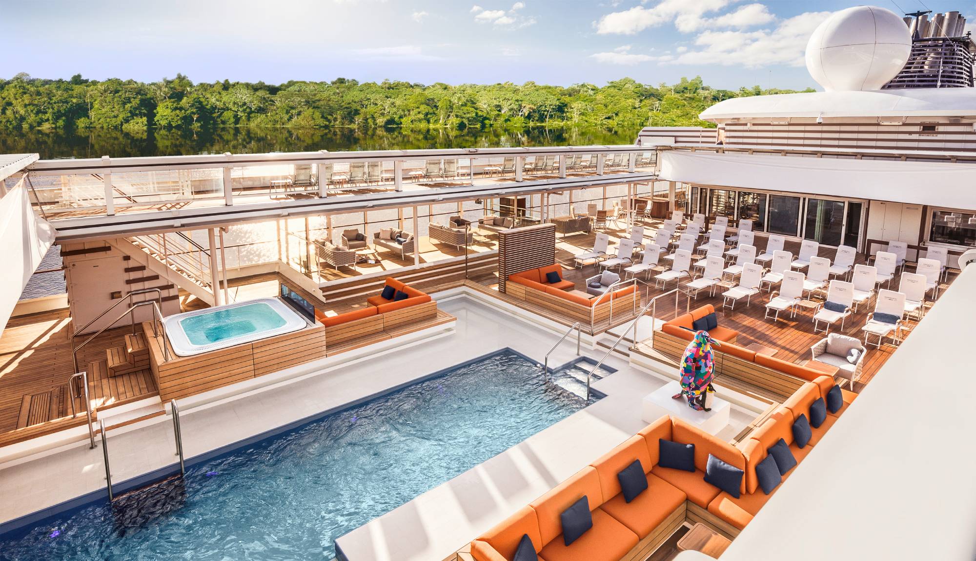 Hapag-Lloyd Cruises - HANSEATIC spirit Pool Deck