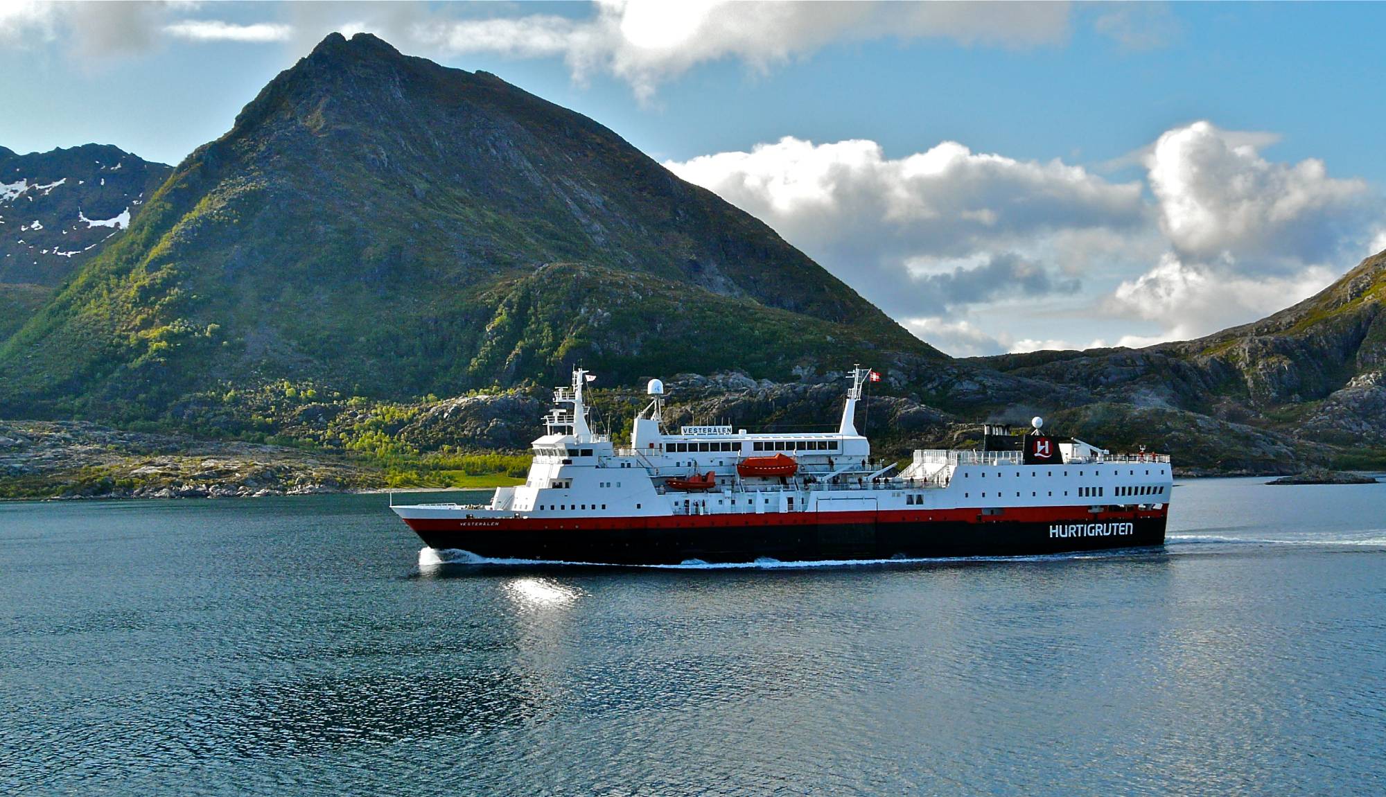 Hurtigruten - MS Vesterålen - Norway