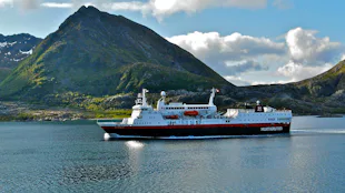 Hurtigruten - MS Vesterålen - Norway