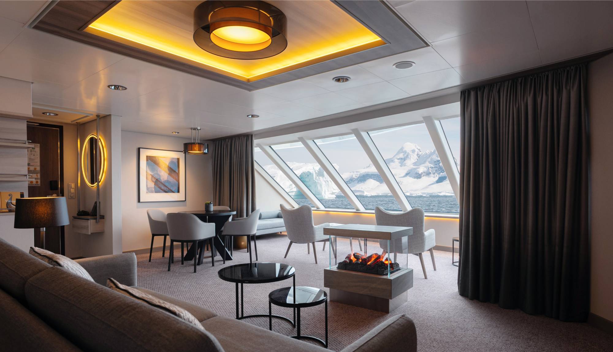 HX Expeditions - Expedition Suite Living Area