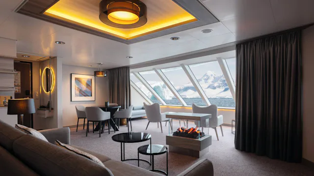 HX Expeditions - Expedition Suite Living Area