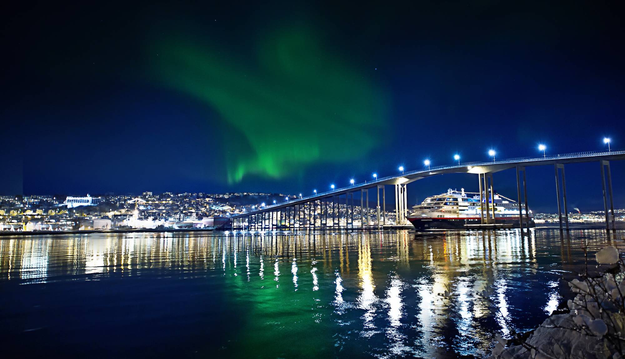 Hurtigruten - MS Midnatsol Hunting the lights. Tromsø