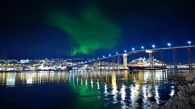 Hurtigruten - MS Midnatsol Hunting the lights. Tromsø