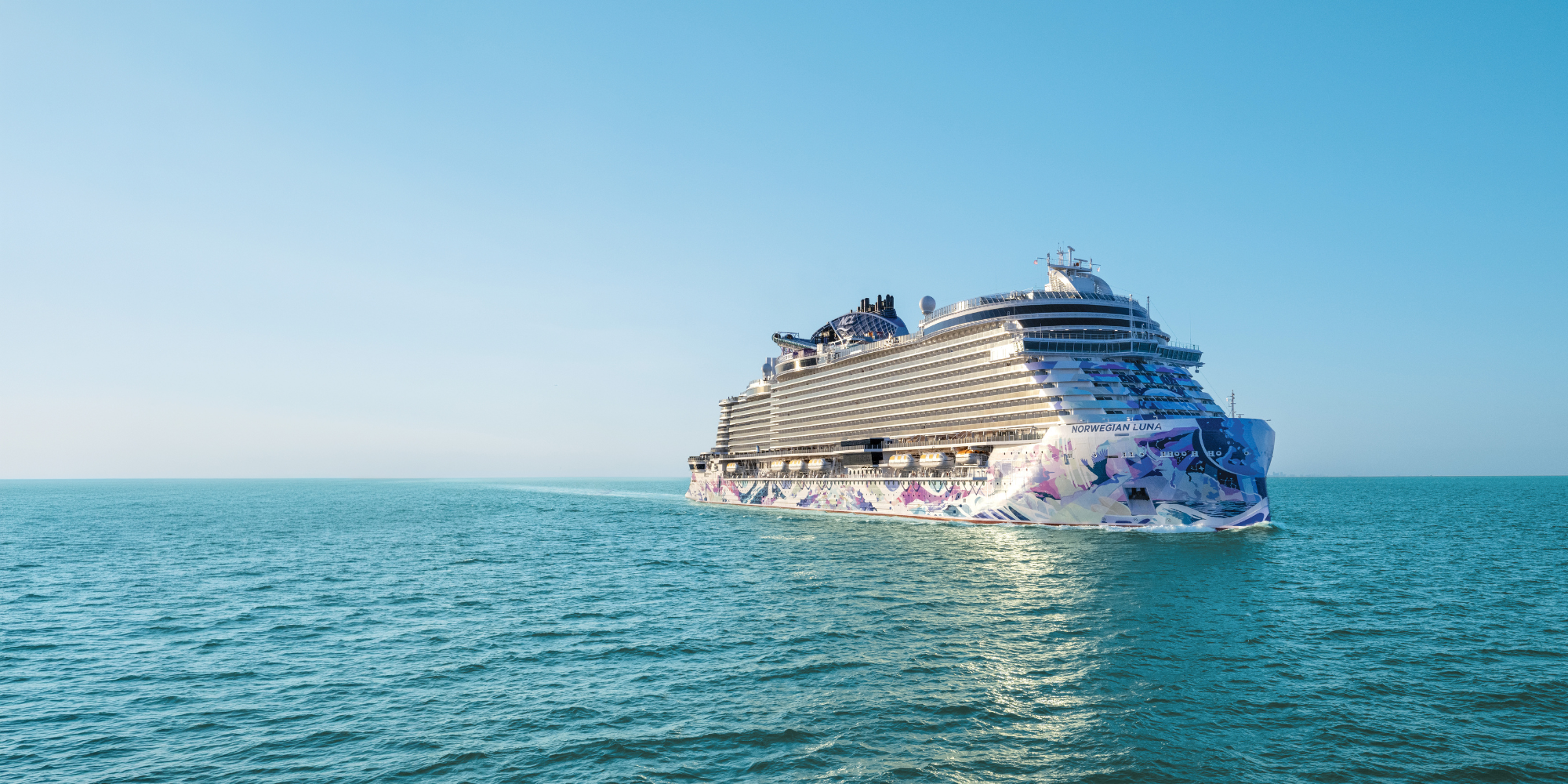 NCL Norwegian Luna at sea