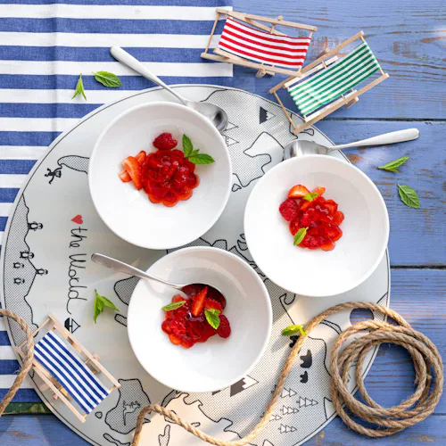 P&O Cruises - Dining - Children's Tea Raspberry and red fruit jelly