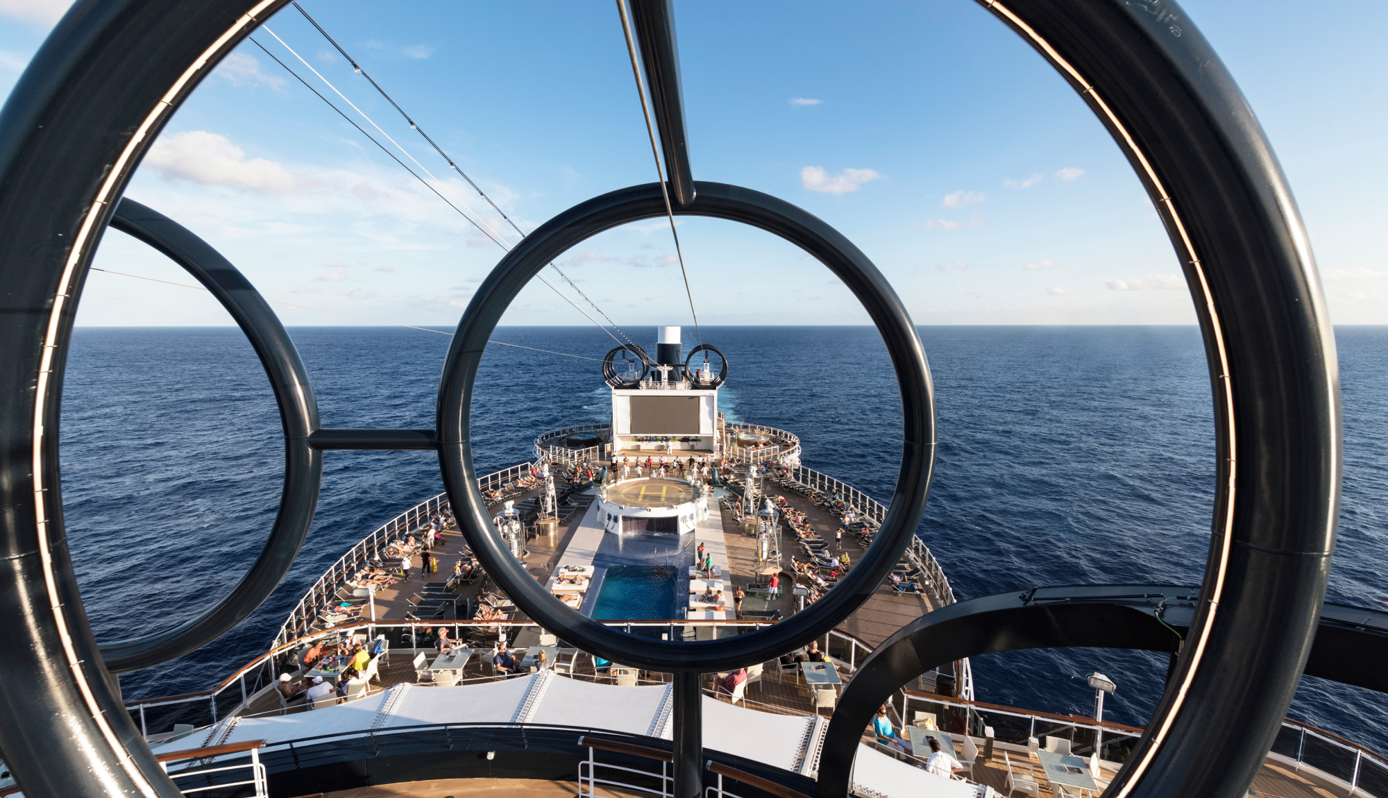 MSC Seaside - Zip line Miami Beach Pool Sea People