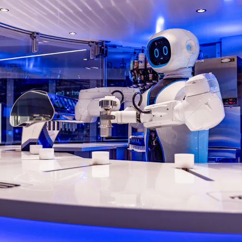 MSC Virtuosa - MSC Starship Club Rob the robotic bartender