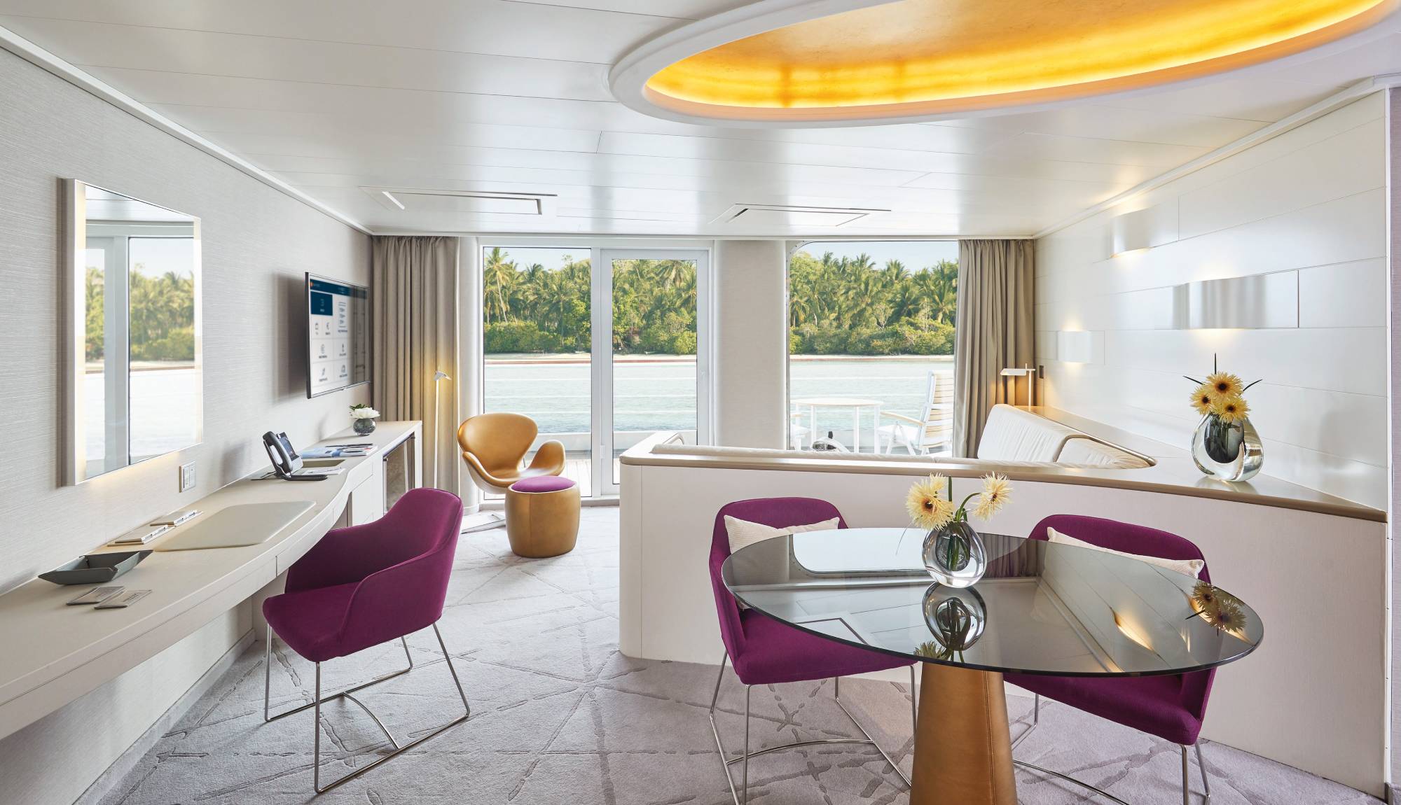 Hapag-Lloyd Cruises - HANSEATIC spirit Grand Suite living area