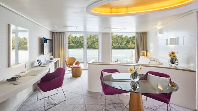 Hapag-Lloyd Cruises - HANSEATIC spirit Grand Suite living area
