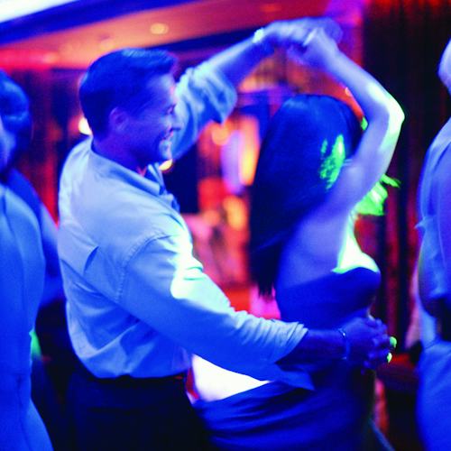 Norwegian Cruise Line - Bliss Ultra Lounge People Dancing