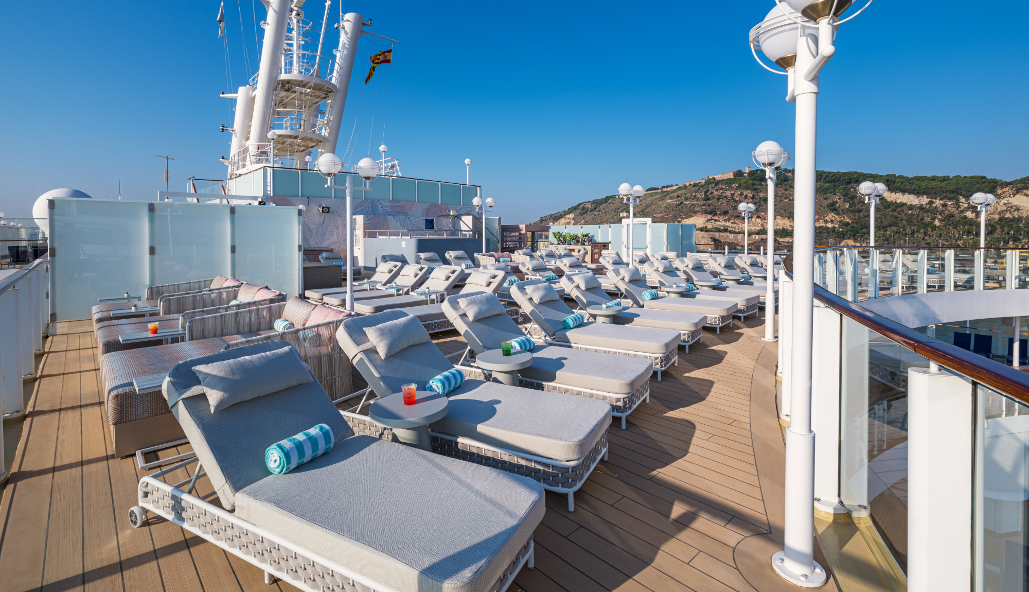 Norwegian Cruise Line - Jewel Class - VIbe Beach Club