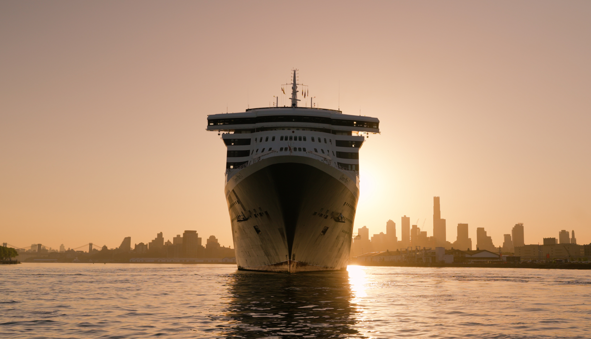 Cunard Queen Mary 2 Sunset New York