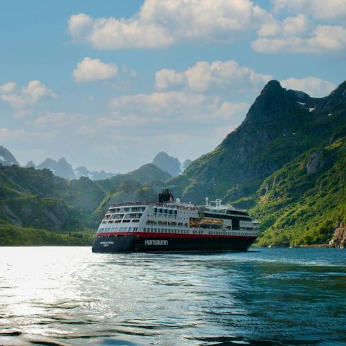 Hurtigruten - MS Midnatsol - Norway Fjords