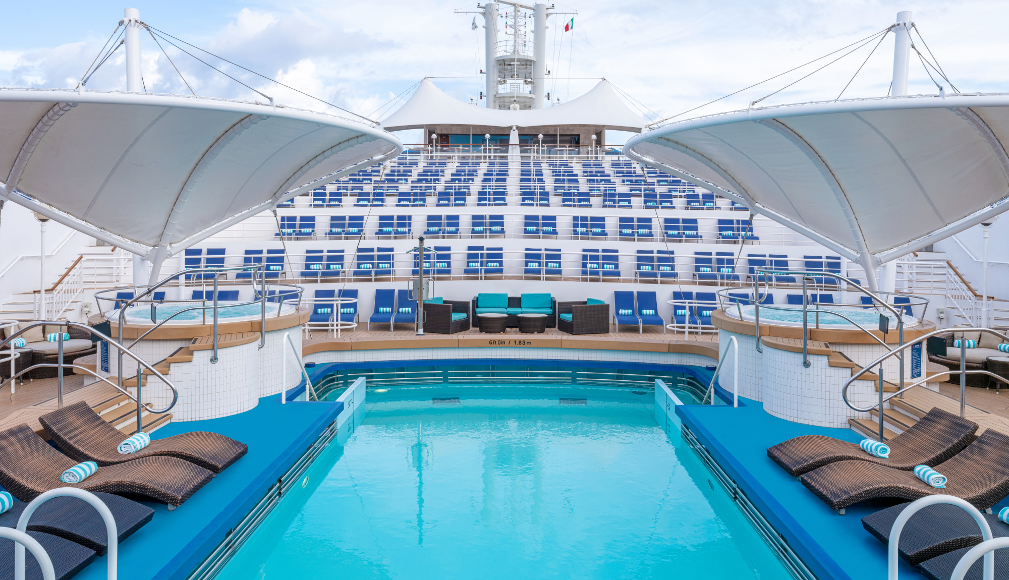 Norwegian Cruise Line - Norwegian Dawn - Sun Deck Pool