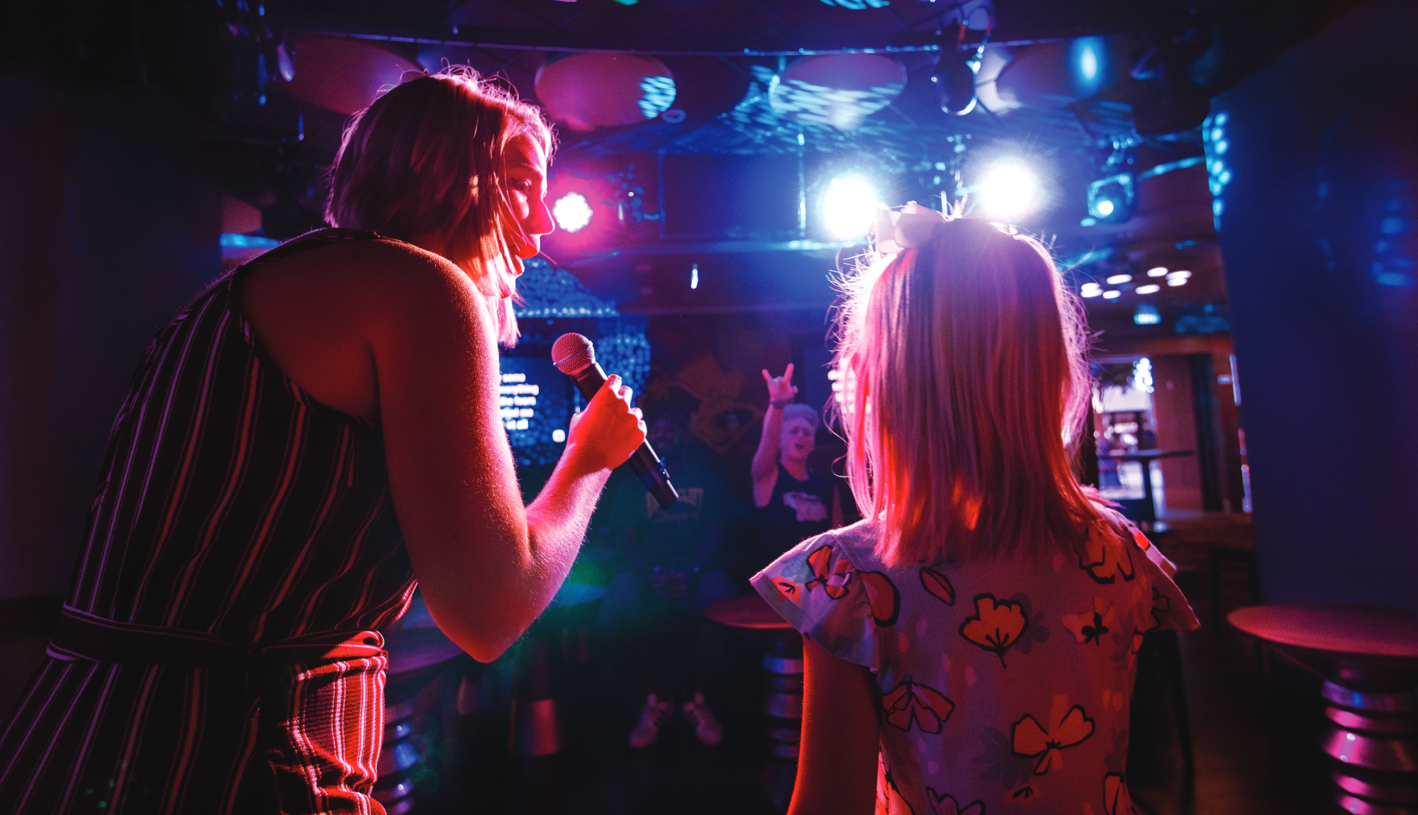 Royal Caribbean - Entertainment live singing