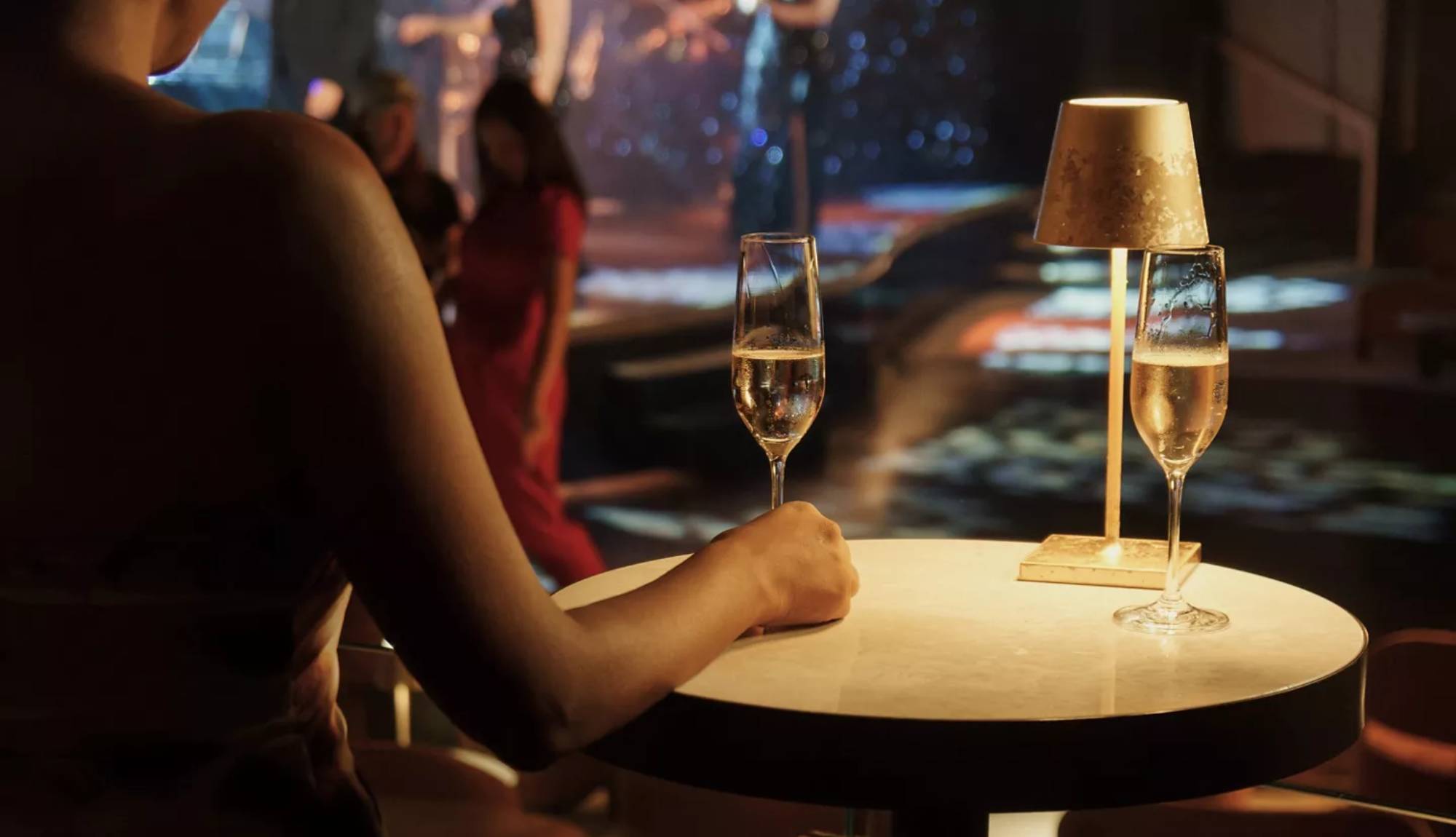 Explora Journeys - Champagne Lounge
