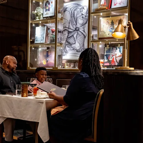 Disney Cruise Line - Guests dining at 1923, Disney Wish