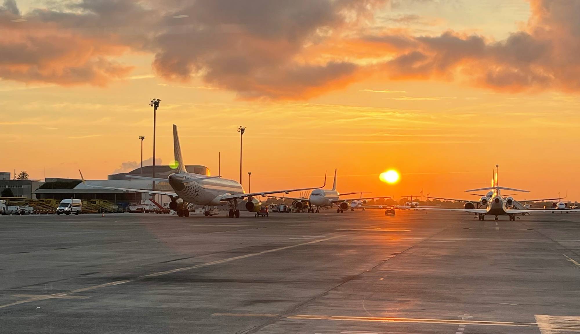Fly Cruises - Sunset Airport
