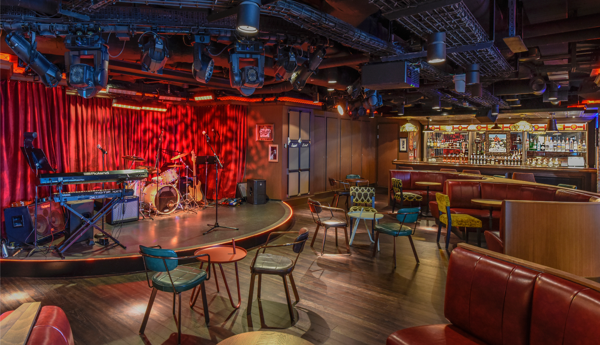 Norwegian Cruise Line - Norwegian Breakaway - Syd Norman’s Pour House