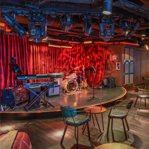 Norwegian Cruise Line - Norwegian Breakaway - Syd Norman’s Pour House