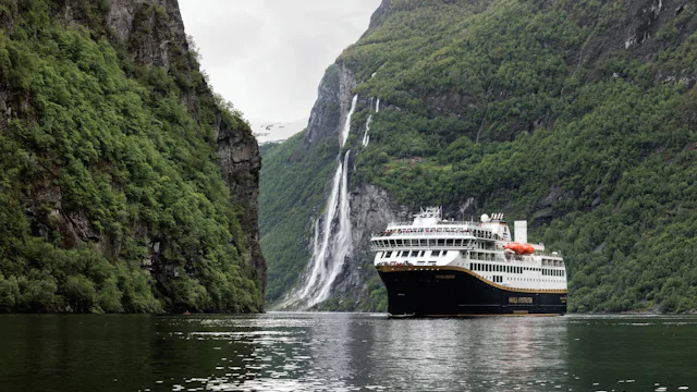 Havila Voyages - Havila Castor, Geiranger