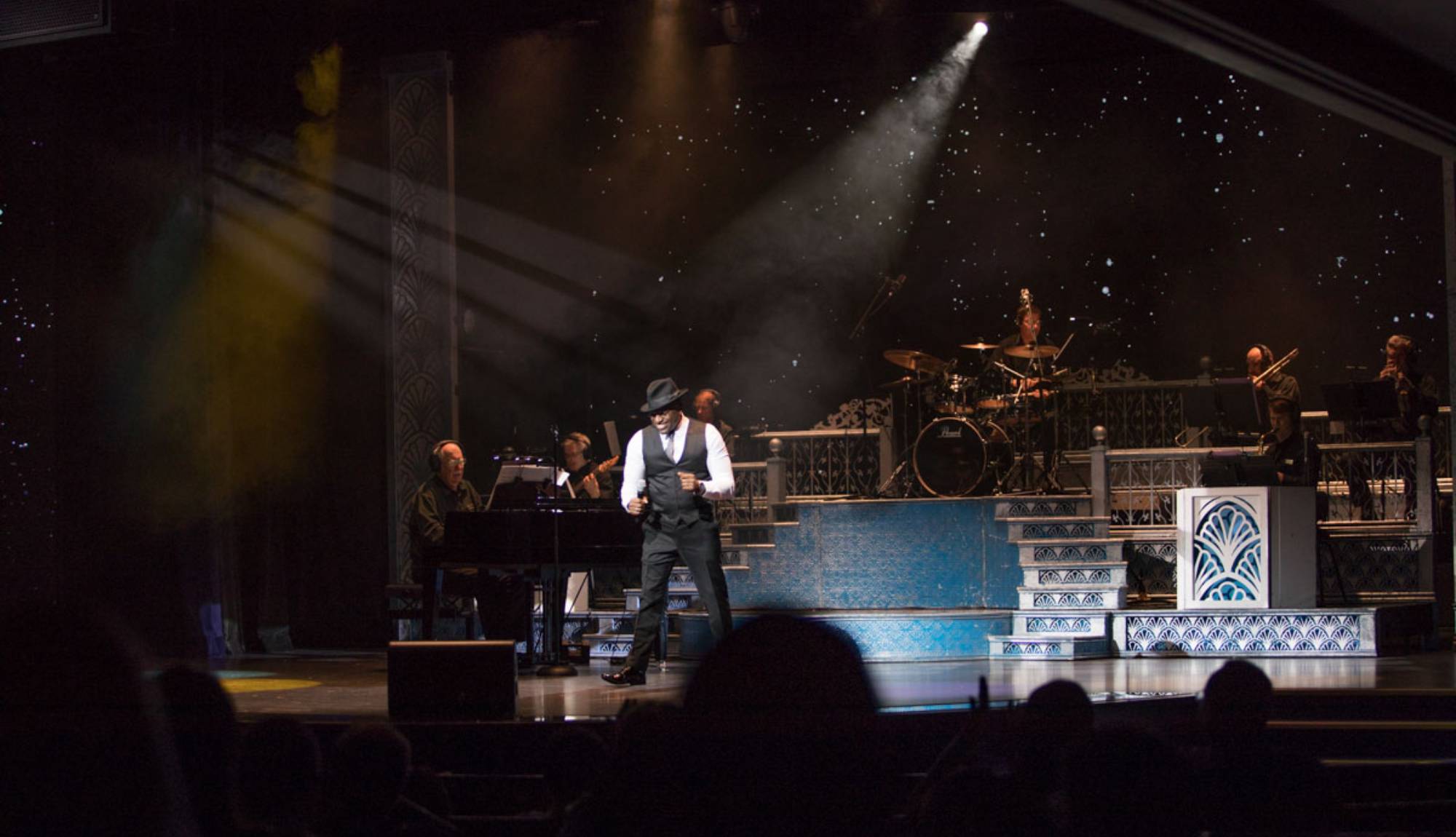 Regent Seven Seas - Show