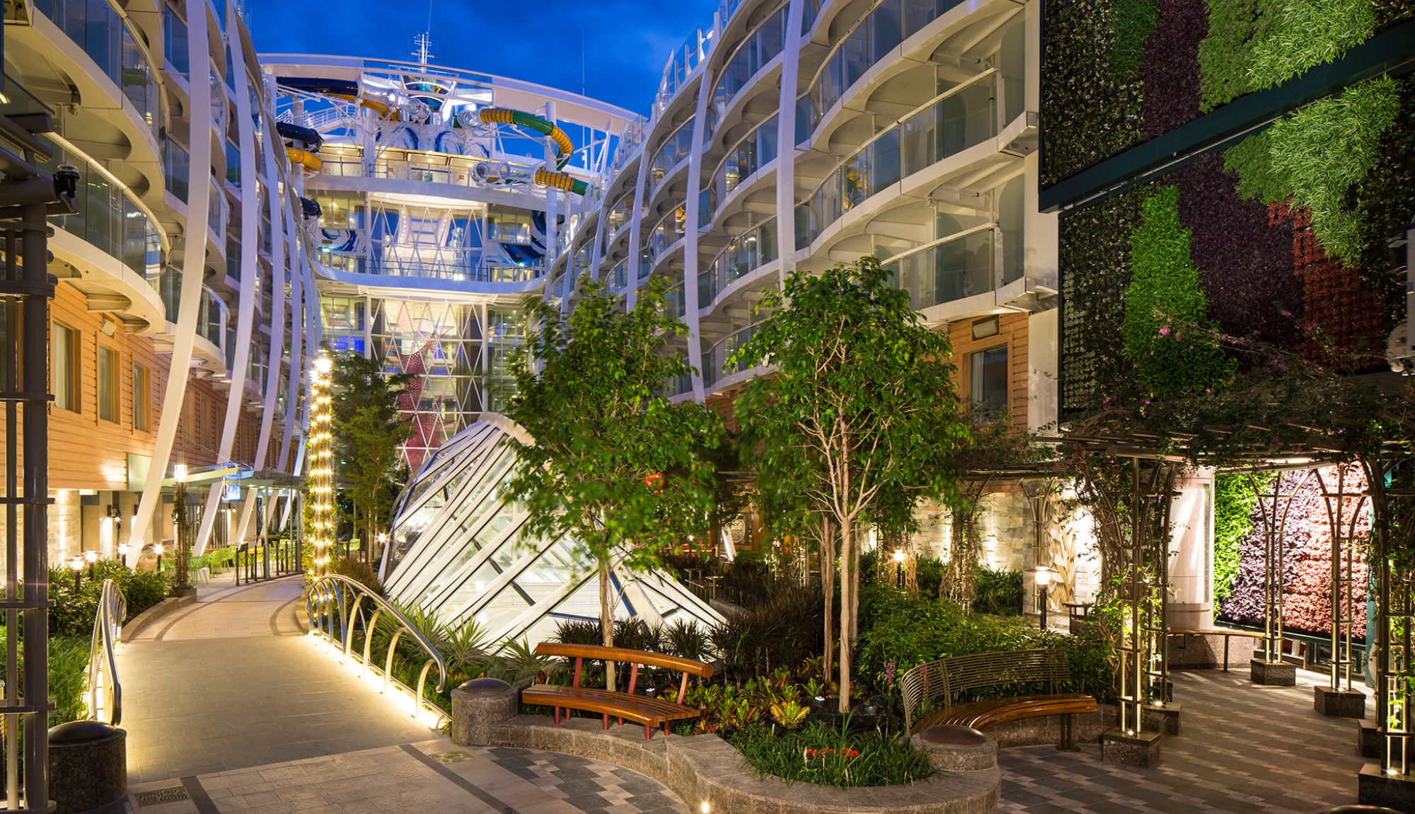 Royal Caribbean - Harmony of the Seas - Central Park