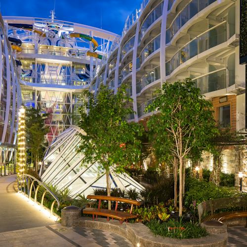 Royal Caribbean - Harmony of the Seas - Central Park