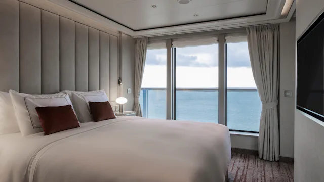 Master Suite onboard Silver Ray