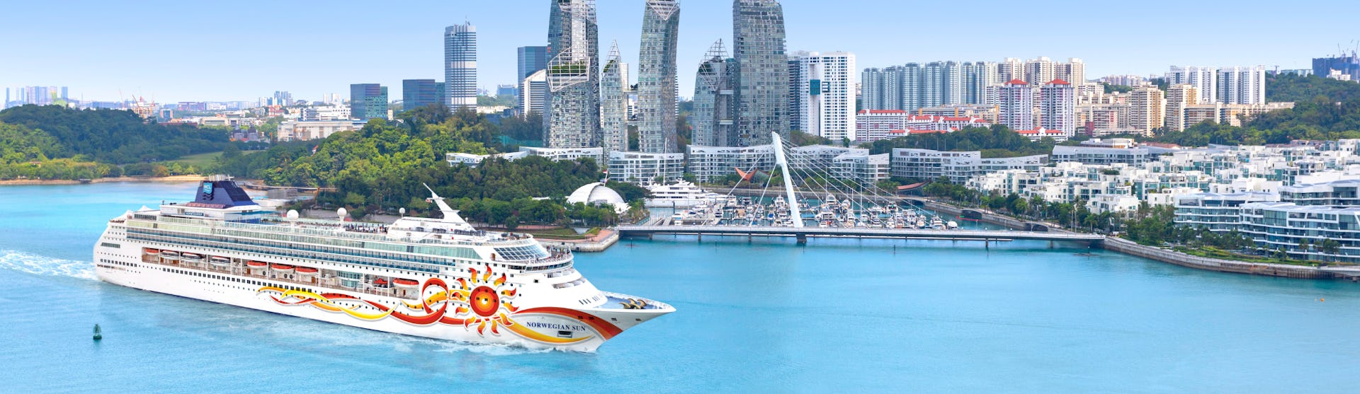 Norwegian Sun sailing into Singapore