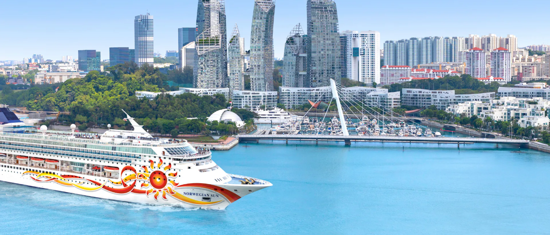 Norwegian Sun sailing into Singapore